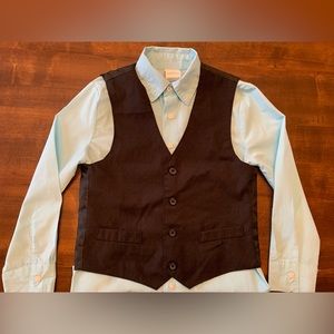 Boys, Van Heusen, size 8, dress shirt and buttoned vest.